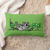 幸せなFieldMouseの緑の枕 ランバークッション (ブランケット)