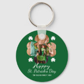 幸せなSt patricks dayシャムロックの家族の写真 キーホルダー (裏面)