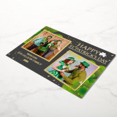 幸せなSt patricks dayシャムロックの家族の写真 箔シーズンカード (回転した状態)