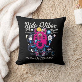 幸せになれる完璧な日 おもしろいMonster at peace クッション