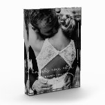 幸せに満ちた幻想的なウェディング フォトブロック<br><div class="desc">お気に入りの結婚写真を、美しいテキストオーバーレイ付きの「幸せに満ちた愛の後」 というモダンなフォトブロックで紹介しましょう。テキストの色とサイズを簡単に変更して、写真に合わせることができます。</div>