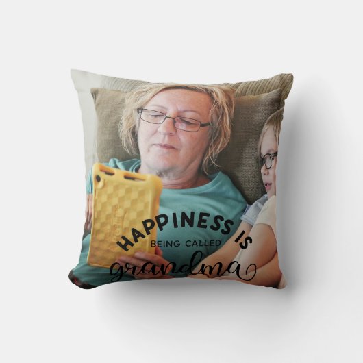 幸せは祖母の写真と呼ばカスタムれている クッション (正面)