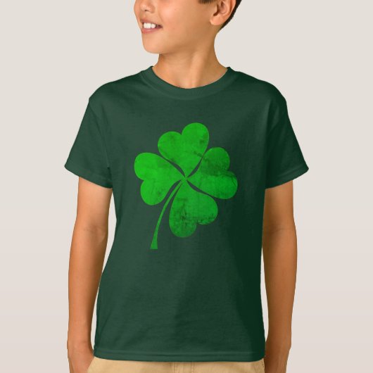 幸せを呼ぶ可愛い四つ葉のクローバー St. Patrick's Day Tシャツ (正面)