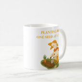 幸せを植えるガーデニンググーススローガンコーヒーマグ コーヒーマグカップ (正面右)