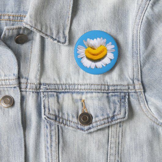 幸せを運ぶカモミールの花のスマイル 缶バッジ (インサイチュ)