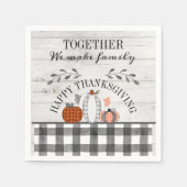 幸せパーソナライズされたな感謝祭のプレイドカボチャ スタンダードカクテルナプキン (正面)