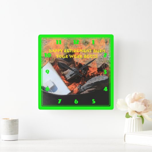 幸福な退職はブーツを燃やす スクエア壁時計 (ホーム)