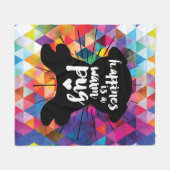 幸福はカラフルなピラミッドの暖かいパグです フリースブランケット (正面(横))