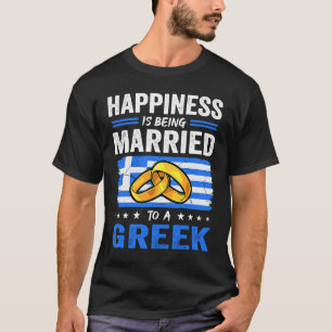 幸福はギリ結婚したスの夫婦にある Tシャツ