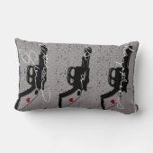 幸福は暖かい銃の枕です ランバークッション (裏面)