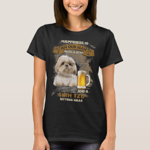 幸福は老人にビールとシーズー(犬) Tシャツ