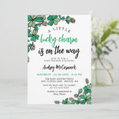 幸運なチャームオンザウェイグリーンベビーシャワー 招待状 (スタンド正面)