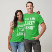 幸運なヴィンテージによって風化させる写実的なSt patricks day Tシャツ (ユニセックス)