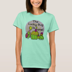 幸運な虫のカップケーキの第1誕生日のTシャツおよびギフト Tシャツ
