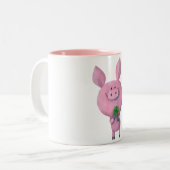 幸運な4つの葉のクローバーを持つ幸運なブタ ツートーンマグカップ (正面左)