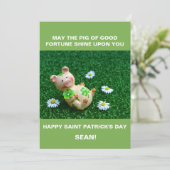 幸運のセントパトリックの日のパーソナライズなブタ シーズンカード (スタンド正面)