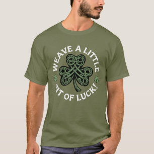 幸運のビットを織る – ケルト結び目模様シャムロック Tシャツ
