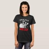 幸運を祈って私のボールをこするおもしろいボウリングをする人、 クリケットの投手&ボーリング Tシャツ (正面フル)