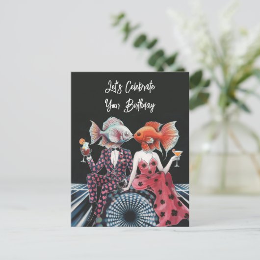 幻想のキッシングフィッシュがハッピーバースデーを祝う ポストカード (スタンド正面)