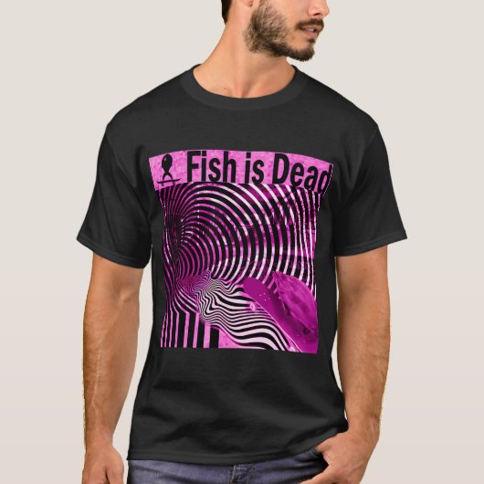 幻想の中でスケートボードをするピンクの魚 Tシャツ (正面)