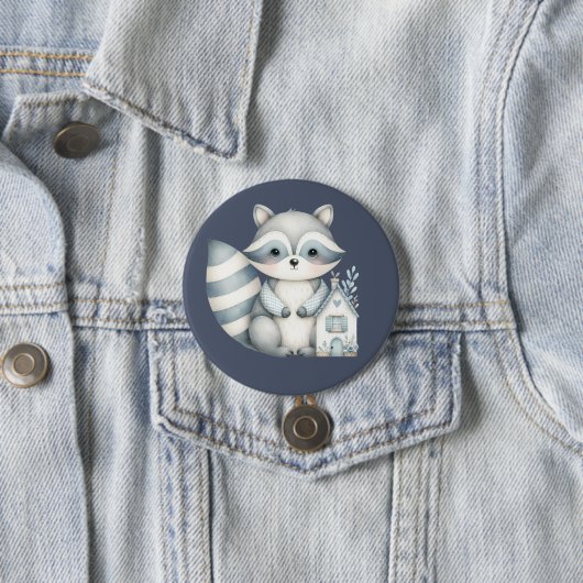 幻想的なアライグマの夜の森の小屋のシーン 缶バッジ (インサイチュ)