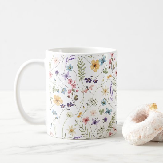 幻想的なカラフルな野の花の春のパターン コーヒーマグカップ (ドーナツ)