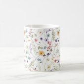 幻想的なカラフルな野の花の春のパターン コーヒーマグカップ (中央)