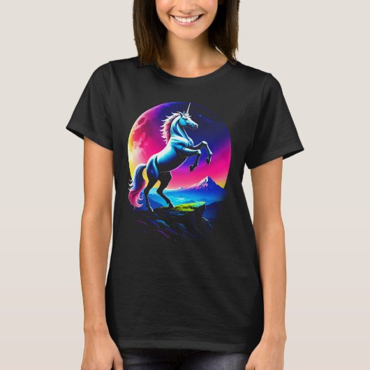 幻想的なカラフルユニコーンの荒野 女性用 Tシャツ (正面)