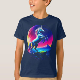 幻想的なカラフルユニコーンの荒野 少年の Tシャツ