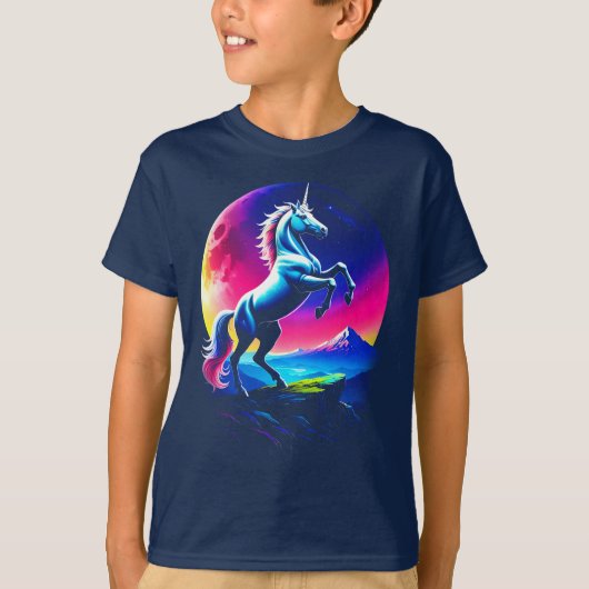 幻想的なカラフルユニコーンの荒野 少年の Tシャツ (正面)