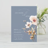 幻想的なダスティブルーのピンクの野の花の結婚式 招待状 (スタンド正面)