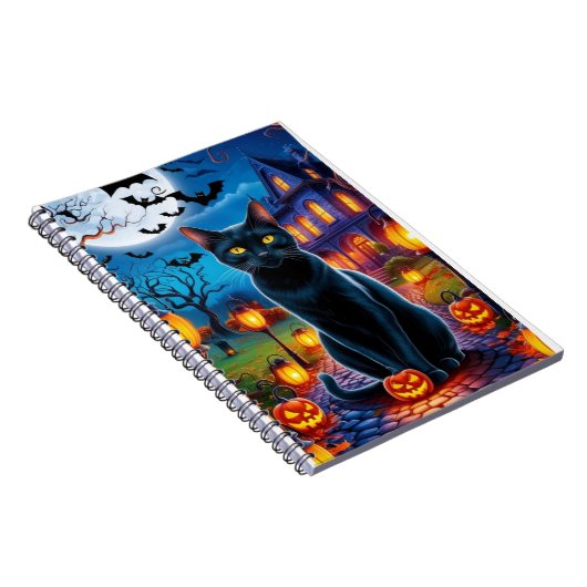 幻想的なハロウィーンの風景に登場する黒猫 ノートブック (右側)