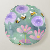 幻想的なピンクとパープルの花とハチの草原 ラウンドクッション (正面)