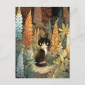 幻想的なルピナスの花に囲まれた猫 ポストカード (正面)