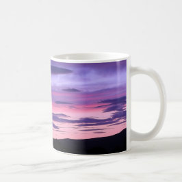 幻想的な夕焼けのソフトパープルグラデーションの空  コーヒーマグカップ