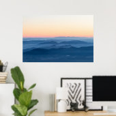 幻想的な夕焼けの霧の層 ポスター (ホームオフィス)