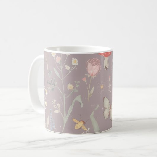 幻想的な庭の野の花と蝶の幻想的なデザイン コーヒーマグカップ (正面左)