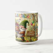 幻想的な森の庭のノームの誕生日デザイン コーヒーマグカップ (正面右)