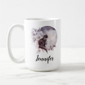 幻想的な満月の前の黒猫 コーヒーマグカップ (左)