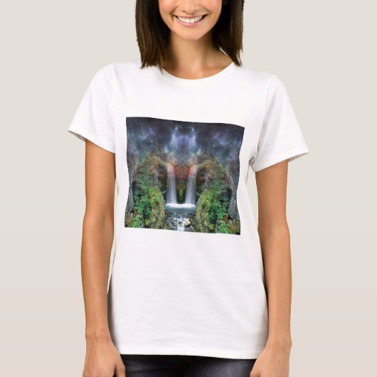 幻想的な滝の隠れた顔 Tシャツ (正面)