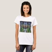 幻想的な滝の隠れた顔 Tシャツ (正面フル)