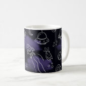 幻想的な紫色の宇宙シームレスパターン コーヒーマグカップ (正面右)