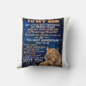 幼い男の子の昨日の友人の今日 – ライオンの母に息子 クッション (裏面)