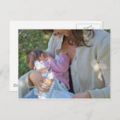 幼かわいらしいブルネットのママ母乳育児ベビー ポストカード (正面/裏面)