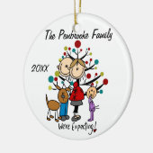 幼児の女の子または犬のオーナメントが付いている予期しているカップル セラミックオーナメント (左)