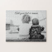 幼児の妹がベビーの兄を抱き締めた写真 ジグソーパズル (横)