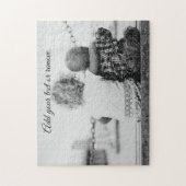 幼児の妹がベビーの兄を抱き締めた写真 ジグソーパズル (縦)