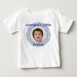 幼児ティー – "おばあちゃんの小さな王子" ベビーTシャツ