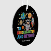 幼稚園と宇宙飛行士の子供を超えおもしろいる オーナメント (正面)