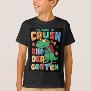 幼稚園に入る恐竜の男の子 Tシャツ